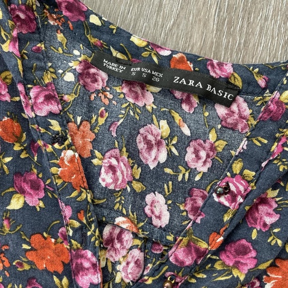 ZARA Basic
Flower long sleeve spring blouse🌹 - Picture 3 of 3